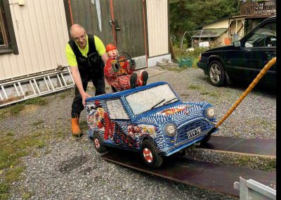 Mini Van 1:2 valmistus kuulakärkikynistä